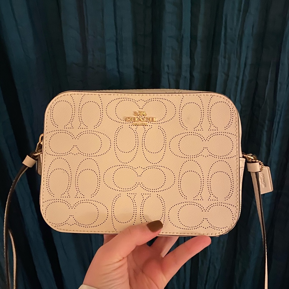 Classic Coach crossbody purse